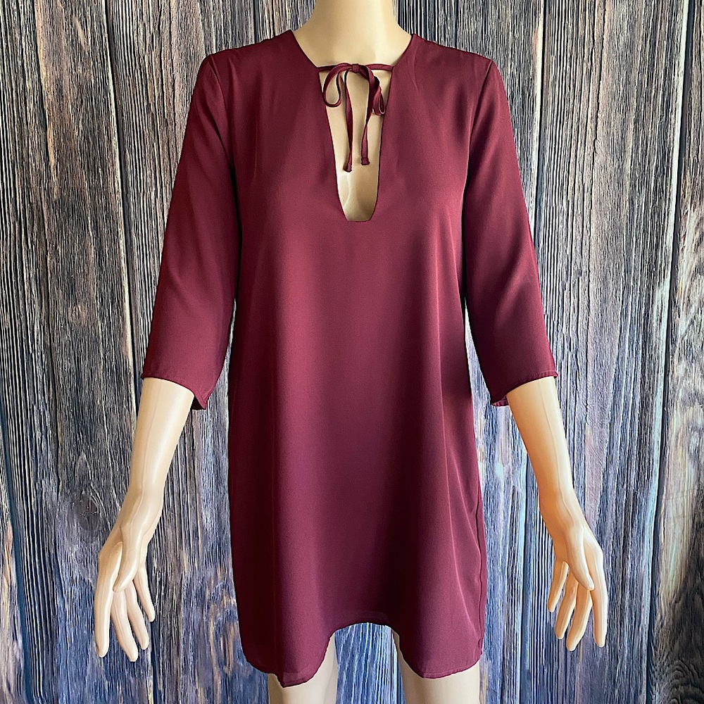 Tobi NWT size medium plum burgundy wine deep purple quarter sleeve dress